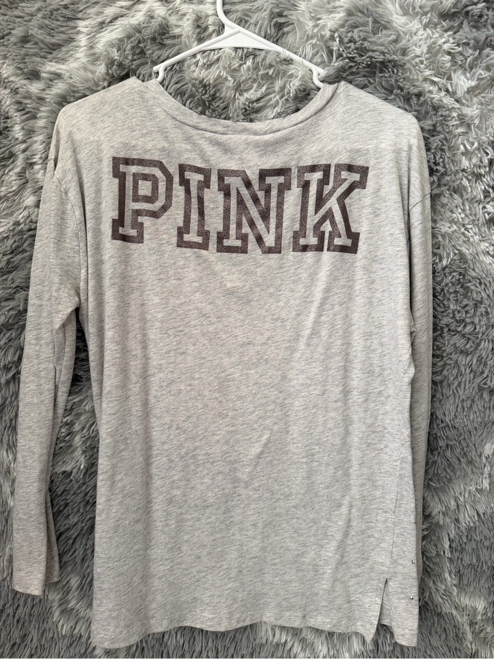 Victoria's Secret PINK Light Gray Long-Sleeve Logo Tee